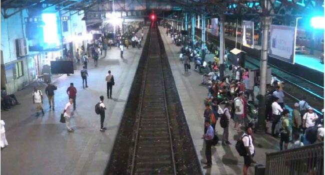 මාර්ග රැසක දුම්රිය ප්‍රමාදයක්..